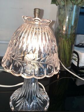 Princess House Clear Glass Floral Table Lamp
